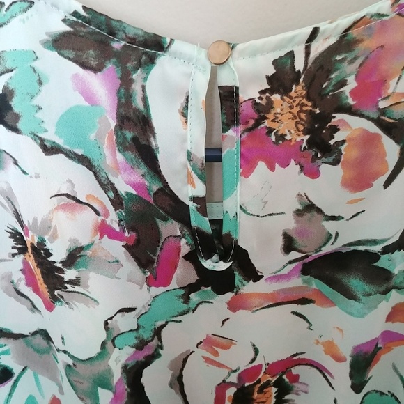 Fuchsia Pink & Mint Green Floral Crop Top - Picture 3 of 7